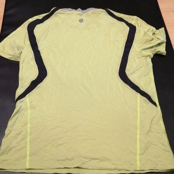 Lululemon t. Shirts - Picture 1 of 2